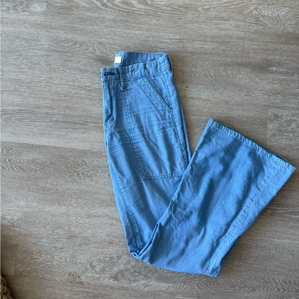 Mother! Super cute and soft bell bottom low rise jeans (25) (GREAT CONDITION)